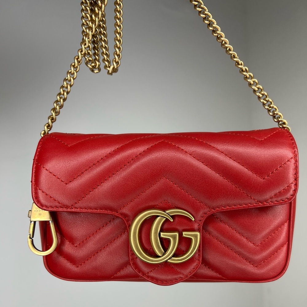✨SOLD✨ GG Marmont matelassé leather super mini bag - Picture 8 of 15